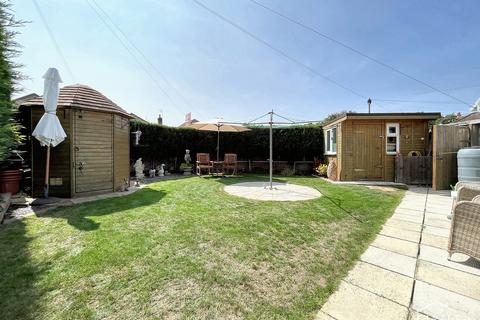 4 bedroom chalet for sale, Strathmore Road, Bournemouth, BH9 3