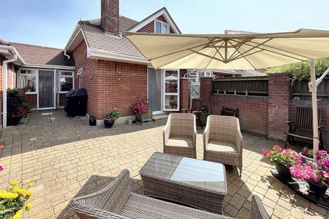 4 bedroom chalet for sale, Strathmore Road, Bournemouth, BH9 3