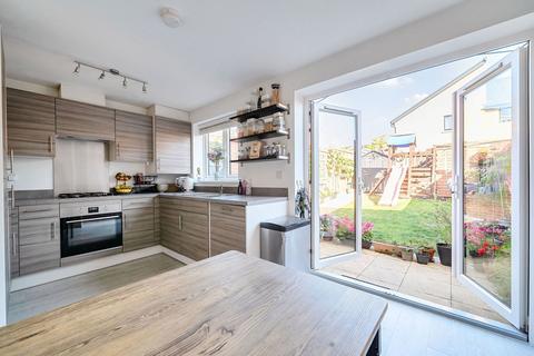 14 Bloxham Close, Basingstoke, RG24 9YS