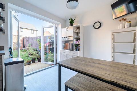 14 Bloxham Close, Basingstoke, RG24 9YS