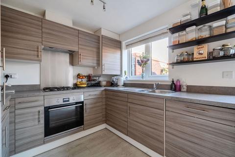 14 Bloxham Close, Basingstoke, RG24 9YS