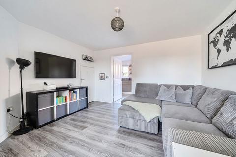 14 Bloxham Close, Basingstoke, RG24 9YS
