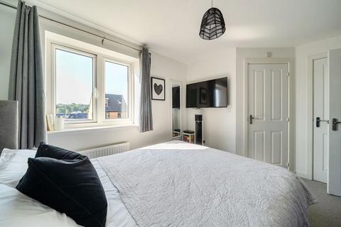14 Bloxham Close, Basingstoke, RG24 9YS