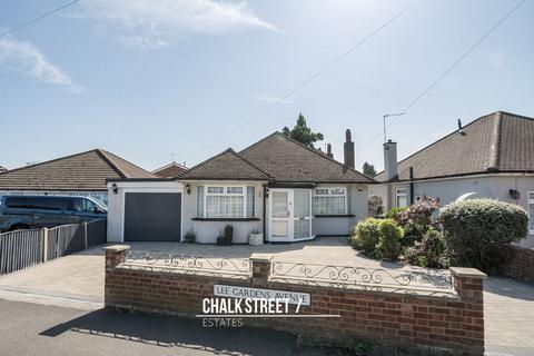 8 Lee Gardens Avenue, Hornchurch, RM11 3BA