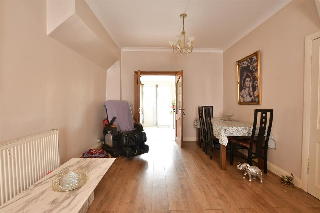 Lounge/Dining Room