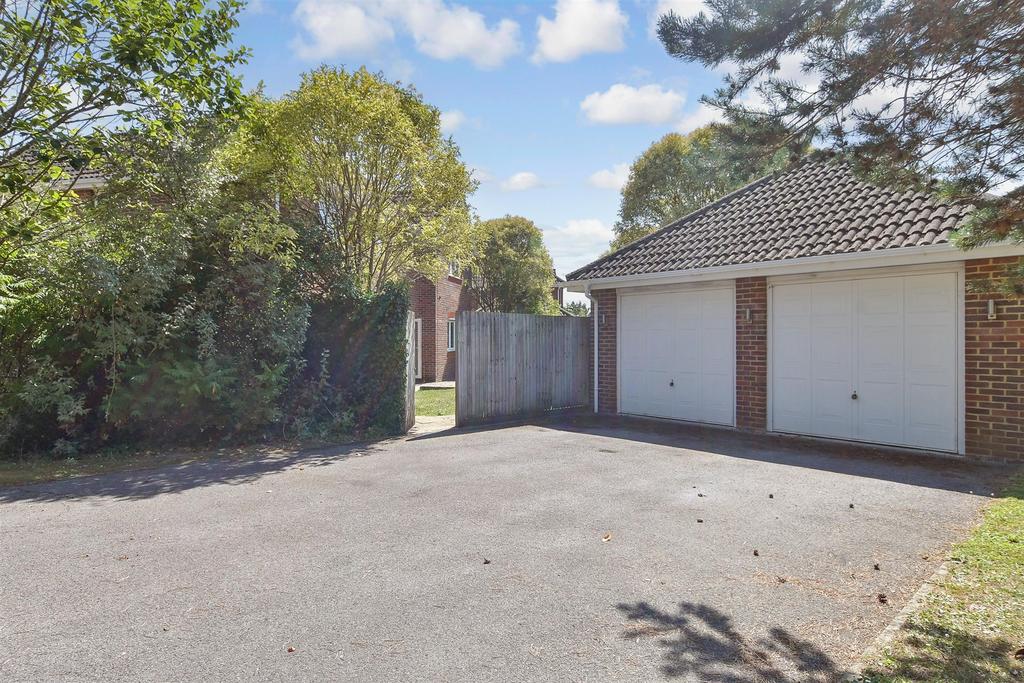 Driveway/Parking