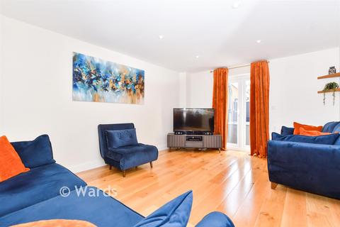 undefined, Furfield Chase, Maidstone ME17