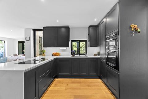 3 bedroom cottage for sale, Farm Cottage, Radlett