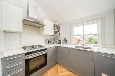 2 bedroom flat for sale, Kingston Road, Teddington TW11