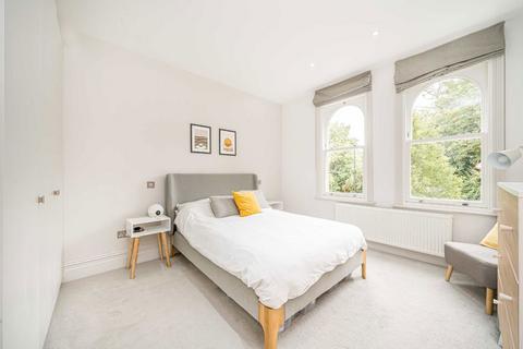 2 bedroom flat for sale, Kingston Road, Teddington TW11