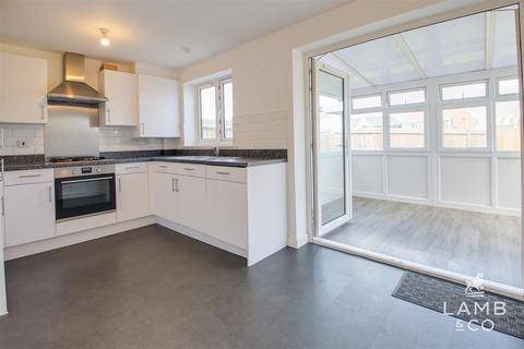 3 bedroom semi-detached house for sale, Auger Road, Clacton-on-sea CO16
