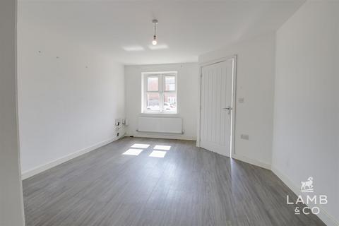 3 bedroom semi-detached house for sale, Auger Road, Clacton-on-sea CO16