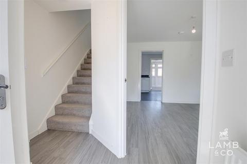 3 bedroom semi-detached house for sale, Auger Road, Clacton-on-sea CO16