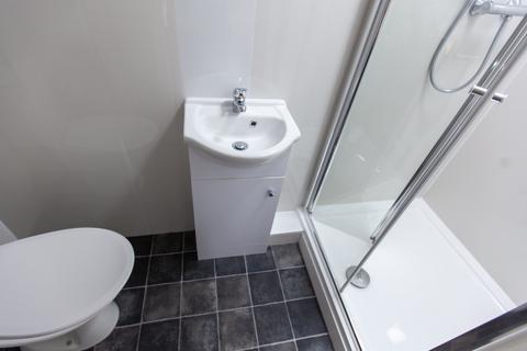 1 bedroom in a house share to rent, Adelaide Road, L7 8SQ,