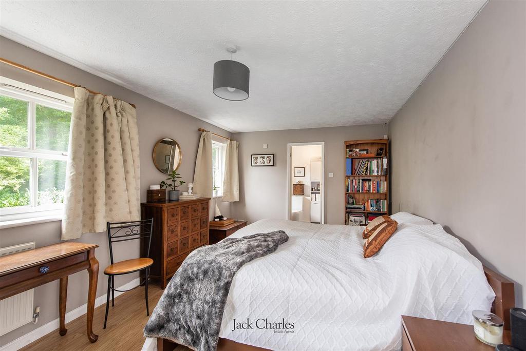 44 The Haydens, TN9 1 NS 011.jpg