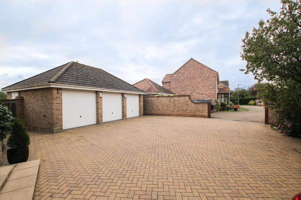 Garages.JPG