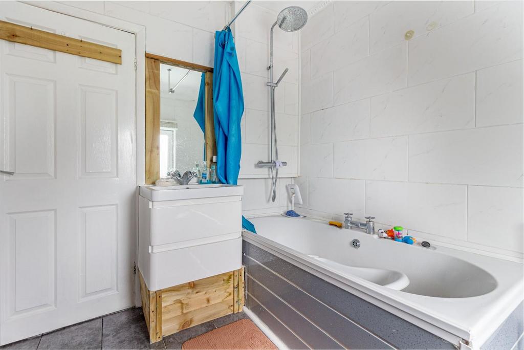 Bathroom-2.jpg