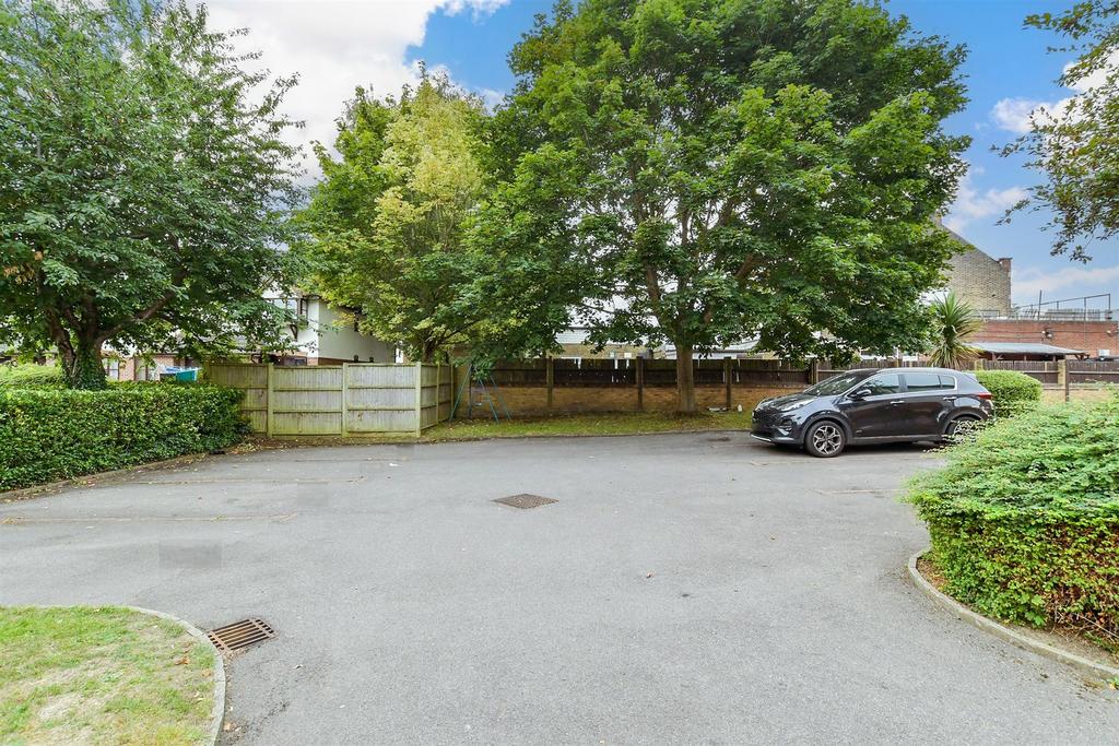 Driveway/Parking