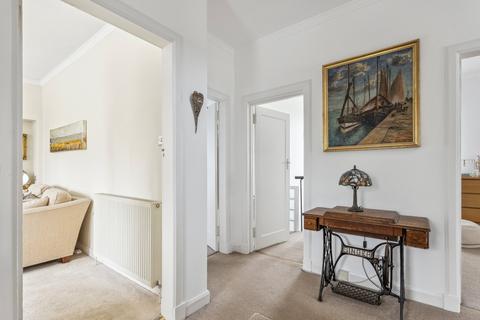 44 Beechlands Drive, Clarkston, Glasgow, G76 7XB