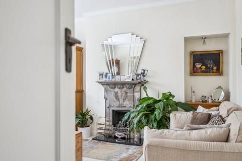 44 Beechlands Drive, Clarkston, Glasgow, G76 7XB