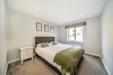 2 bedroom flat for sale, Waterman Way, London E1W