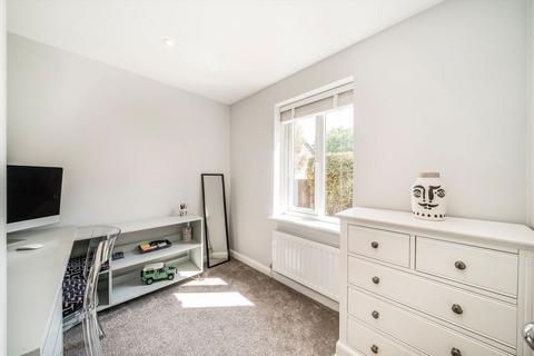 2 bedroom flat for sale, Waterman Way, London E1W