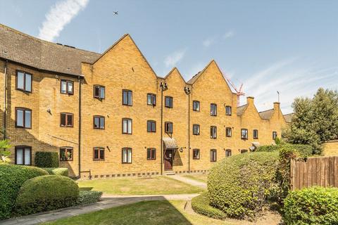 42 Waterman Way, London, E1W 2QW
