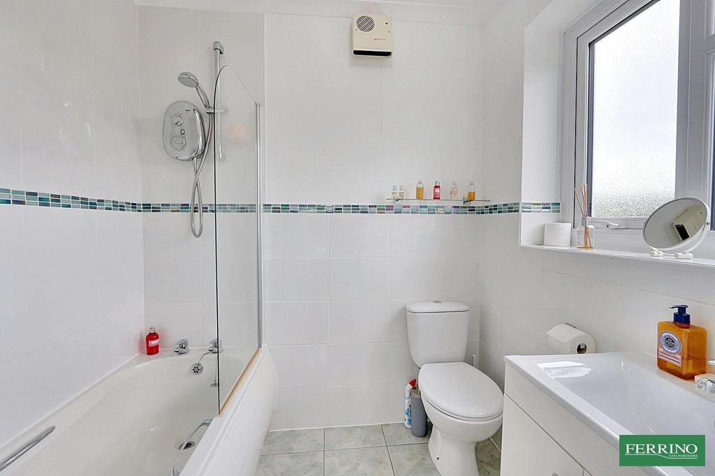 Bedroom 1 En-suite