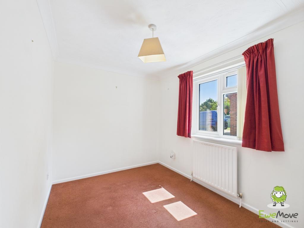 Ewe Move Estate Agents Basingstoke - 14 Lambs Row