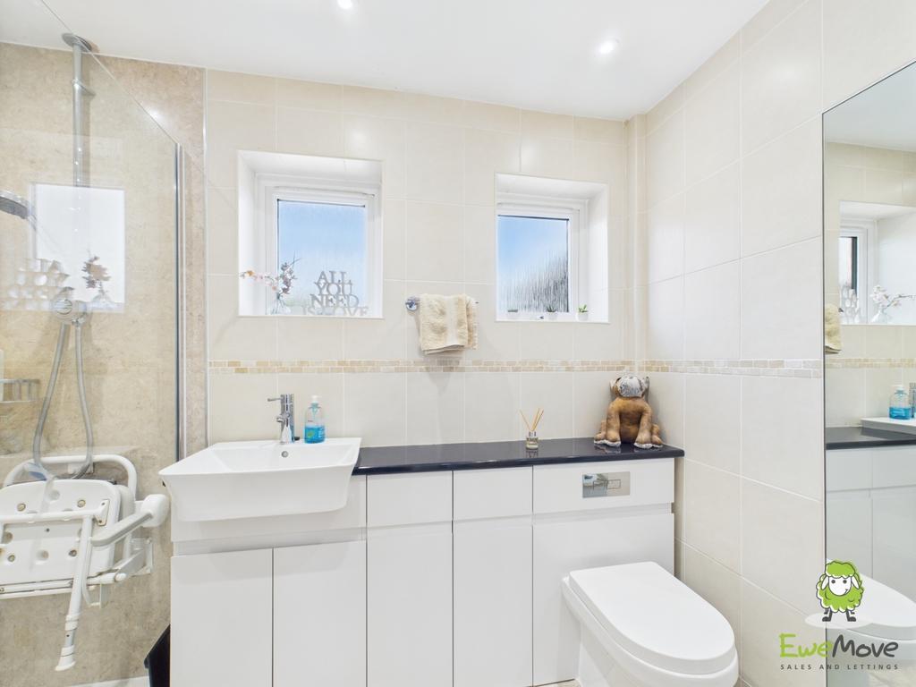 Ewe Move Estate Agents Basingstoke - 14 Lambs Row