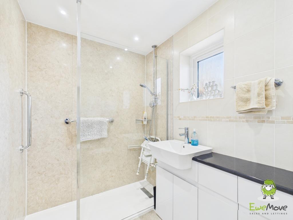 Ewe Move Estate Agents Basingstoke - 14 Lambs Row