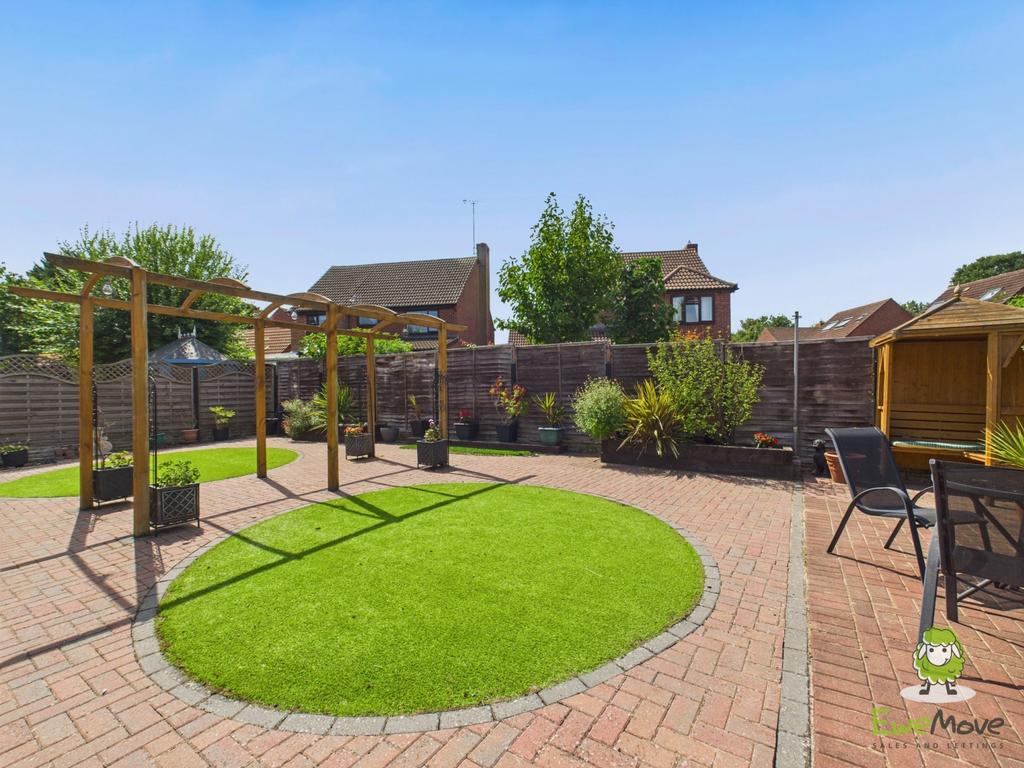 Ewe Move Estate Agents Basingstoke - 14 Lambs Row