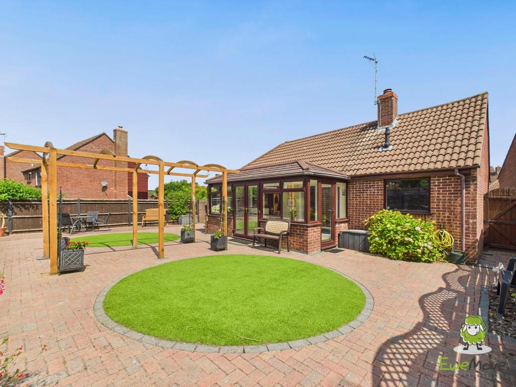 Ewe Move Estate Agents Basingstoke - 14 Lambs Row