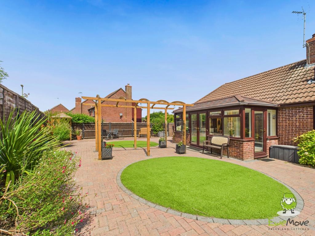 Ewe Move Estate Agents Basingstoke - 14 Lambs Row