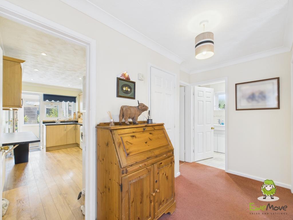 Ewe Move Estate Agents Basingstoke - 14 Lambs Row