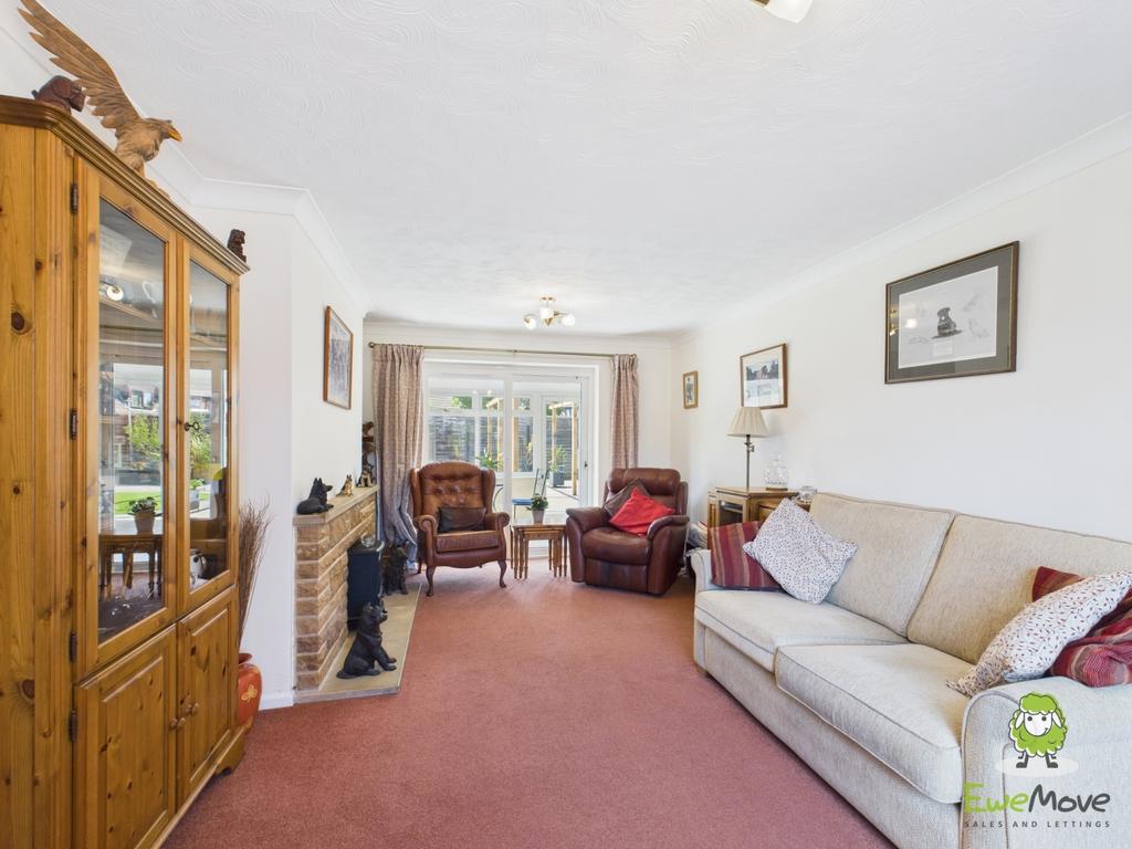 Ewe Move Estate Agents Basingstoke - 14 Lambs Row