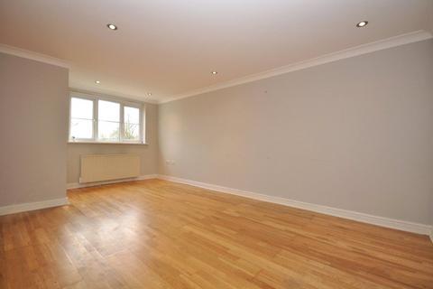 43 Sherriff Close, Esher, KT10 8AT