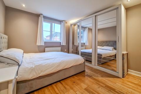 43 Sherriff Close, Esher, KT10 8AT