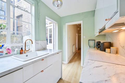 61a Sutherland Square, London, SE17 3EL