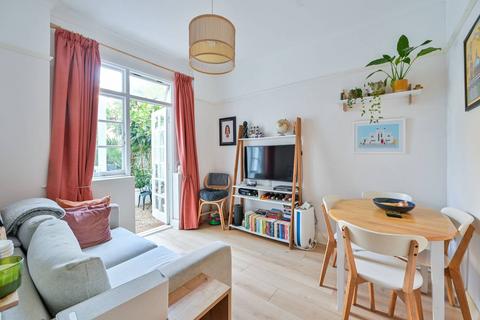 61a Sutherland Square, London, SE17 3EL