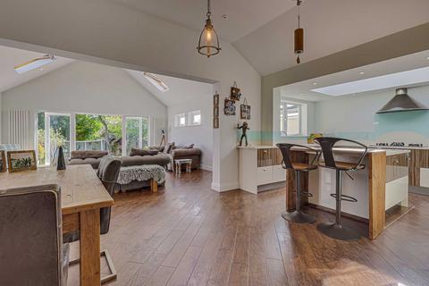 undefined, Park View Drive, Leigh-on-sea, SS9