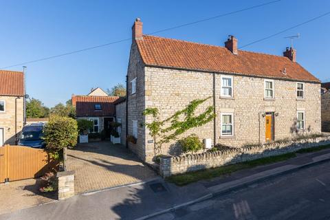 3 bedroom cottage for sale, East Street, Malton YO17
