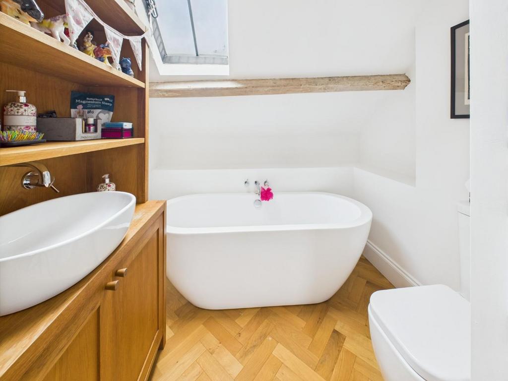 CAM04169 G0-PR0126-STILL026.jpg