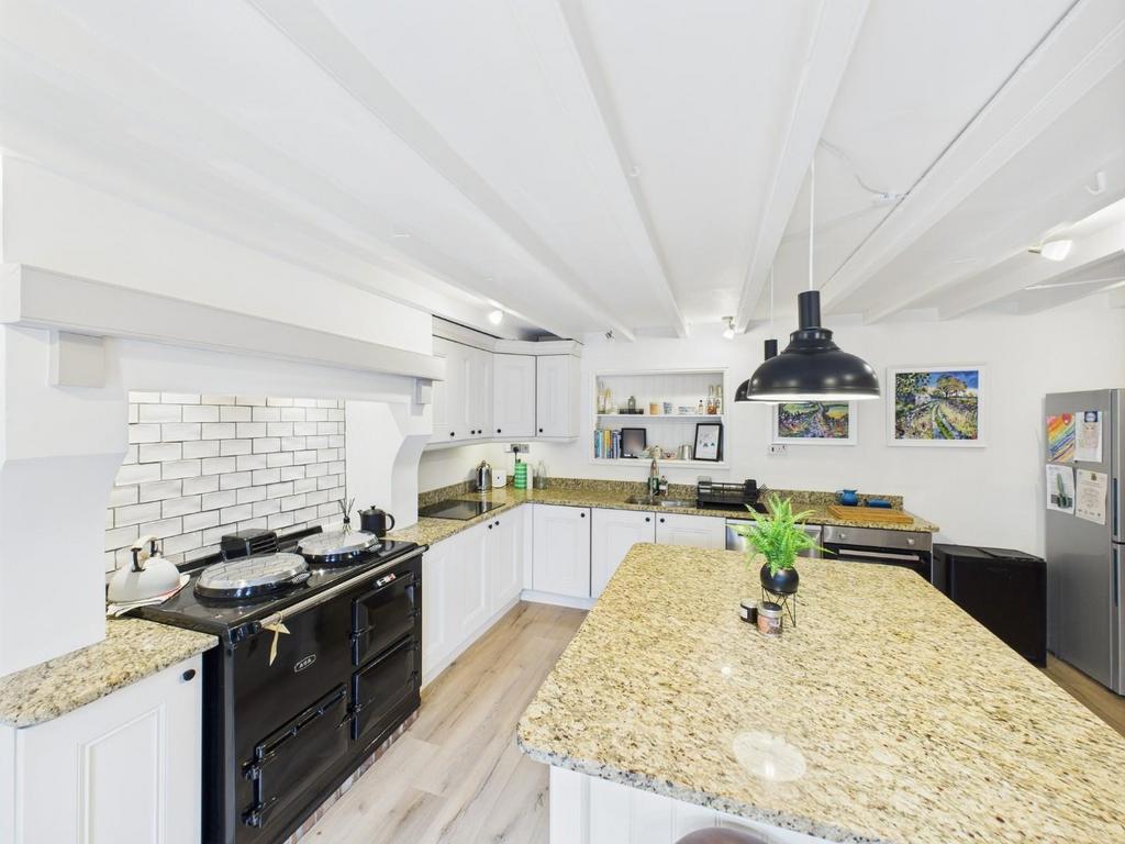 CAM04169 G0-PR0126-STILL017.jpg