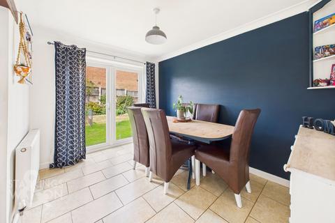 5 bedroom detached house for sale, Hunters Close, Blofield, Norwich