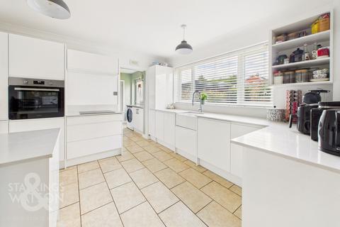 5 bedroom detached house for sale, Hunters Close, Blofield, Norwich