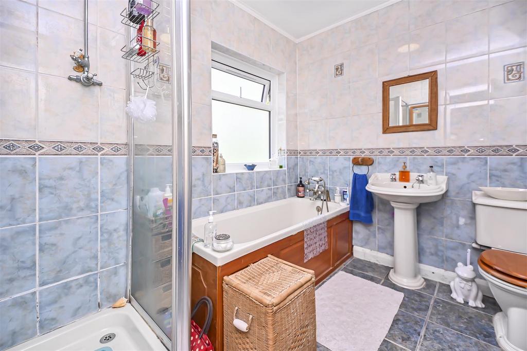 469 Warrington Road Bathroom.jpg