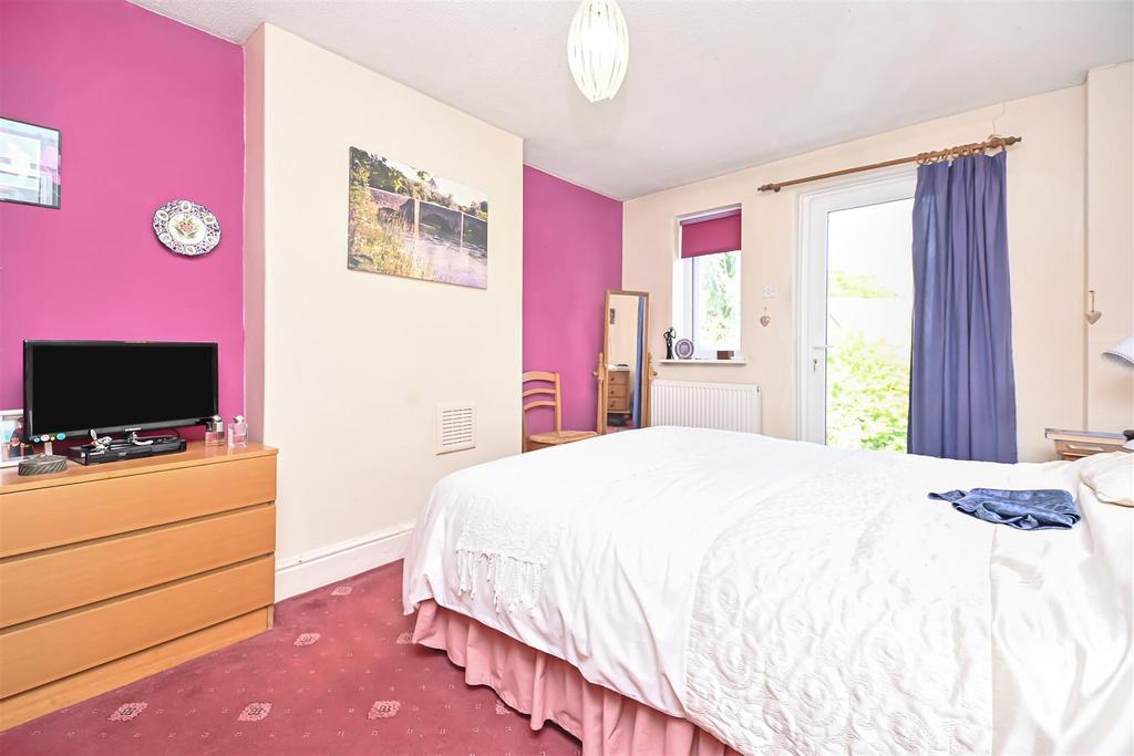 469 Warrington Road Bedroom 1 (1).jpg