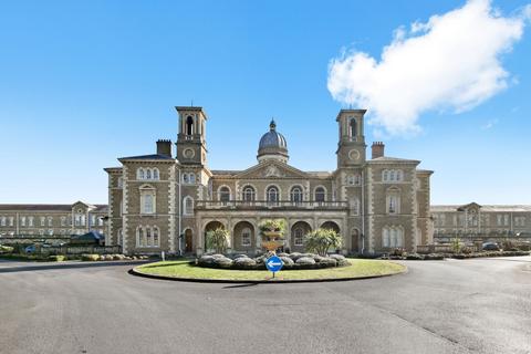 3 bedroom apartment to rent, Royal Drive, Princess Park Manor Royal Drive, N11