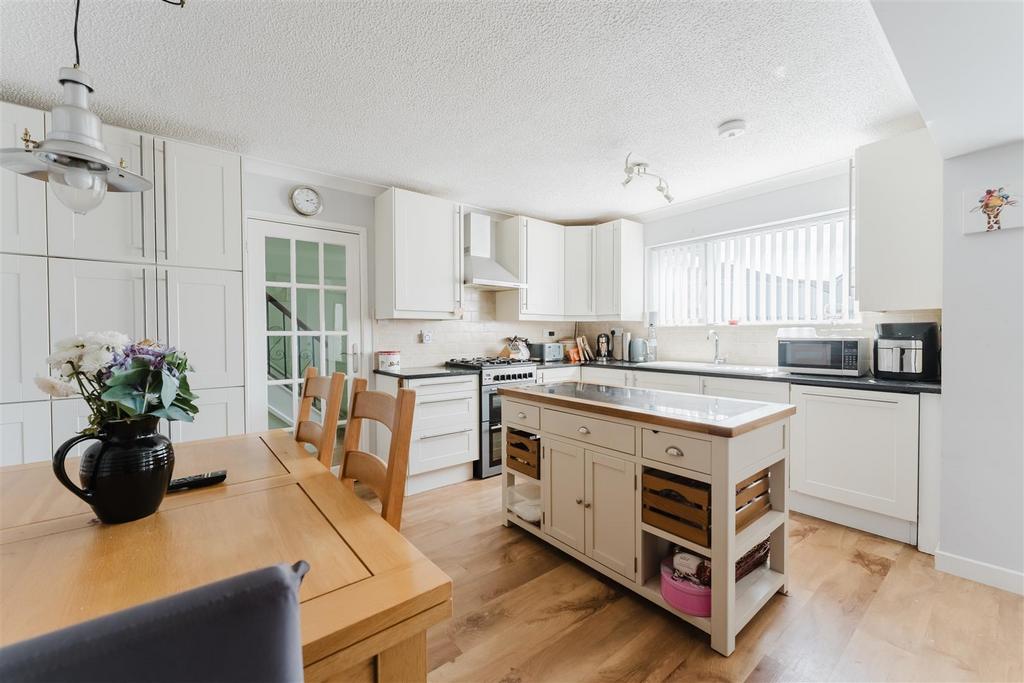 210 Mendip Road, Yatton, BS49 4 BZ 12.jpg